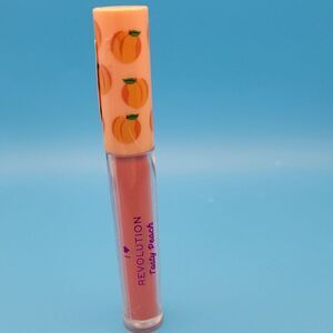 SEALED Makeup Revolution Tasty Peach Soft Peach Liquid Lipstick - Apricot - NEW